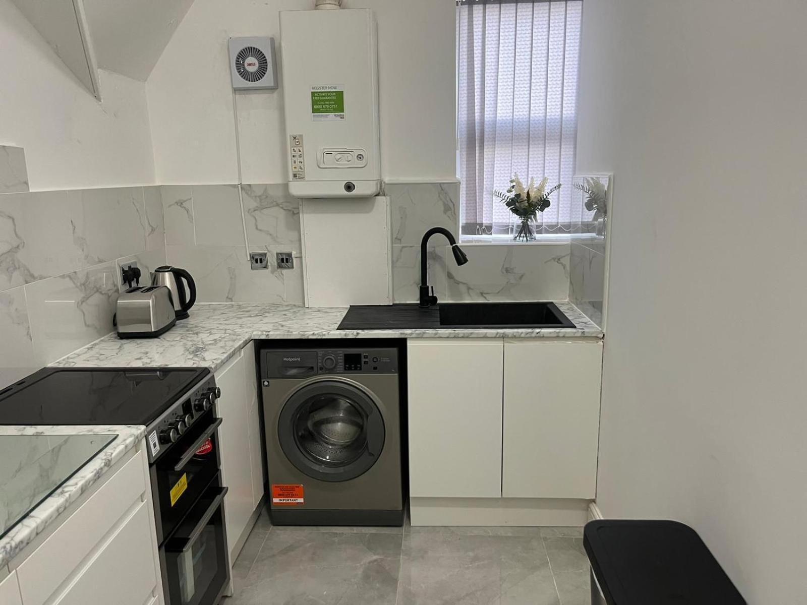 Affordably Elegant Apartments Close To Coop Live, Etihad Stadium And Manchester City Centre Exterior foto